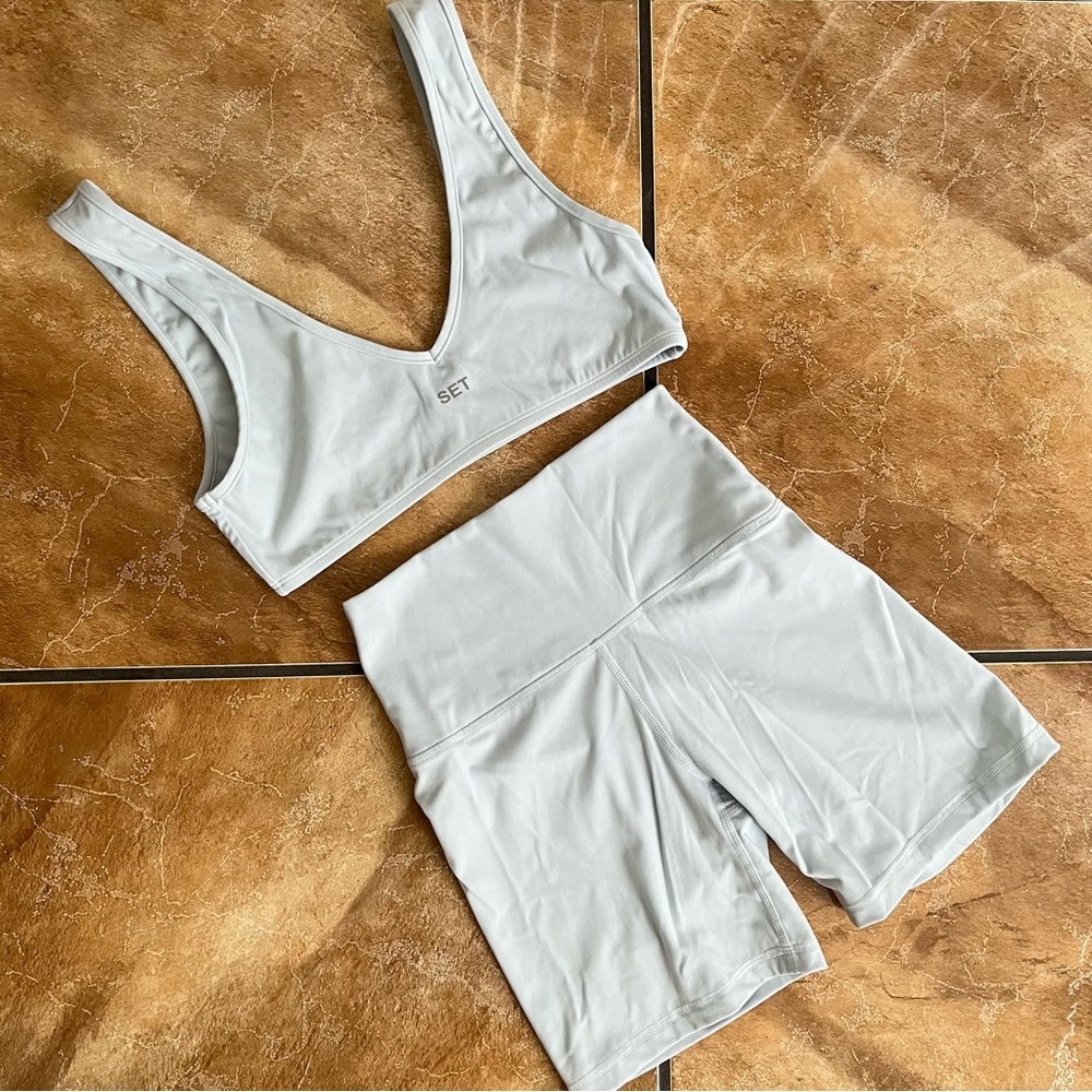 Set Active Sportbody Dip Bra Shorts Set in Summer